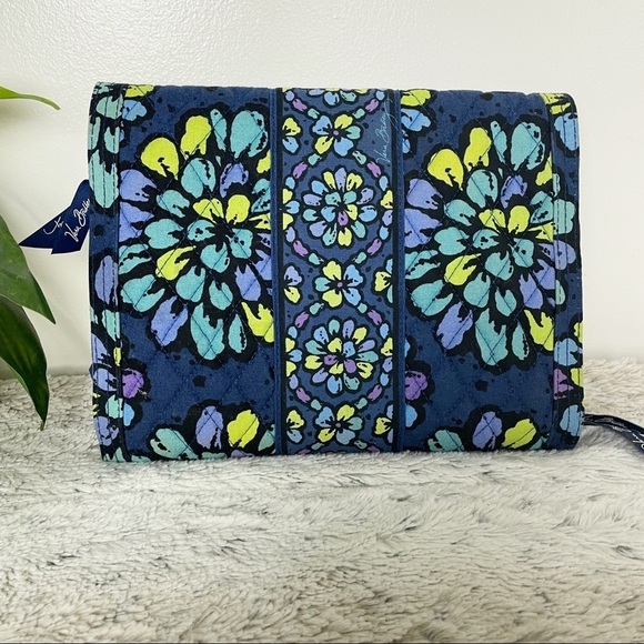 Vera Bradley Fabric tri-flap Blue and Purple Travel Organizer - Picture 3 of 10